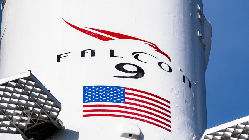 SpaceX ส่งตัวดาวเทียม Crypto ดวงแรกสู่อวกาศ